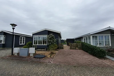 Accogliente chalet a Giethoorn con pontile