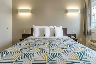 1 Kingsize-Bett | Rauchen,...