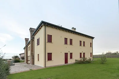 Soleggiata casa vacanze, piscina, giardino, a...