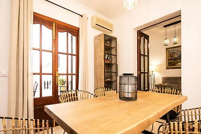 Haus in Buger mit Pool und Bergblick