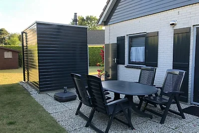 Holiday house in Ouddorp with 3 bedrooms