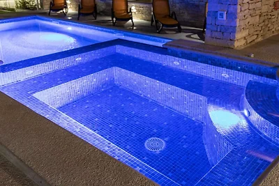 Luxuriöse Villa in Valtura mit privatem Pool