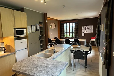 Freistehende Villa mit Fitnessraum und Sauna