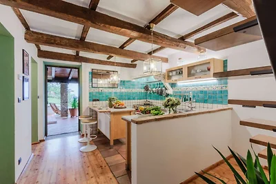 Villa a Pescia con vista sui vigneti