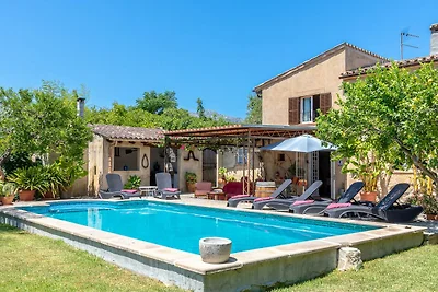 Traditioneller Charme mit privatem Pool