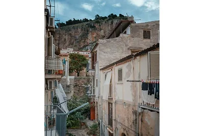 Uno Scorcio sulla Rocca