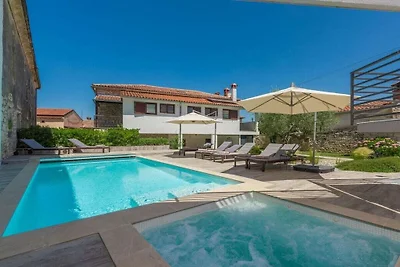 Villa con 5 camere da letto