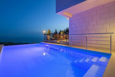 Villa Amare, Macarsca
