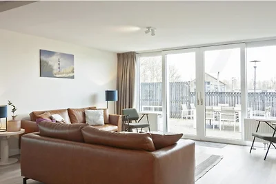 Ferienhaus in Seenähe in Offingawier