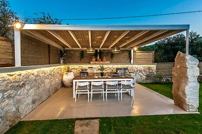 Villa in Gerani mit Swimmingpool