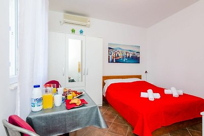 Miracle Apartments - Studio Apartment with Te...