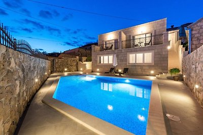 Villa Kabalero - Four-Bedroom Villa with Priv...