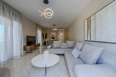 Villa am Hang in der Nähe des Strandes...