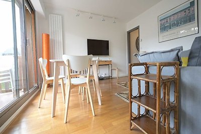 Sehr schöne Wohnung mit Balkon - 4P/1BR - 600...