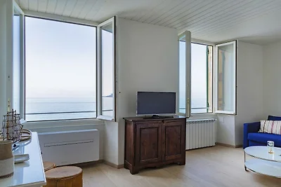 Il Mare di Camogli da un oblò