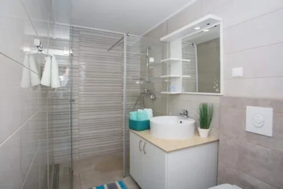 One Bedroom Apartment With Terrace And Sea Vi...