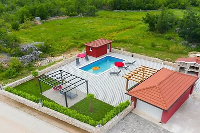 Ferienhaus in Slivno mit Schwimmbecken