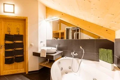 Geräumiges Chalet mit Whirlpool