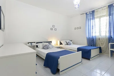 Wohnung in Bari mit Balkon und Parken