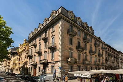 Wohnung in Torino mit Balkon und Parken