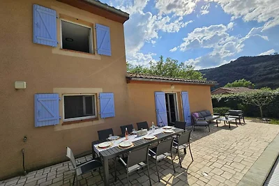Villa moderna nell'Ardèche con piscina