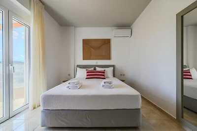 Villa am Hang in der Nähe des Strandes...