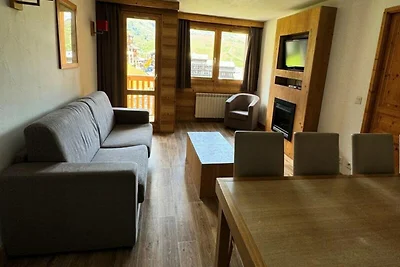 Geräumiges Apartment · Direkter Zugang zur Sk...