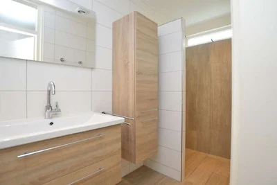 Vakantiehuis in Den Burg met zwembad