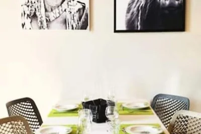 Place St Sauveur in piedi e comfort