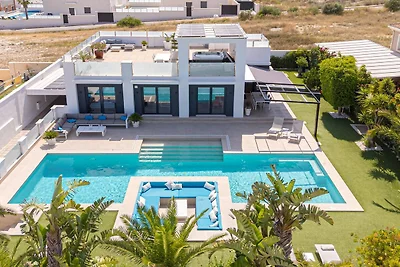 Stilvolle Villa mit Seeblick