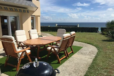 Villa in Plouhinec mit Terrasse