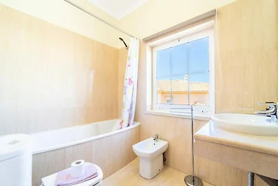 Villa in Gale met zwembad vlakbij Gale Beach