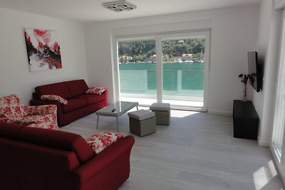 Villa Riva - Five Bedroom Villa with Pool and...