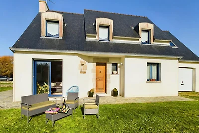 Ferienwohnung in Kerity in der Nähe des Stran...