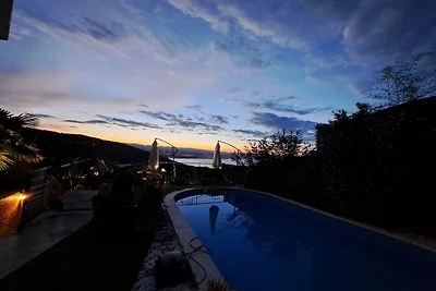 Beautiful Unique Family Villa Emily - Five Be...