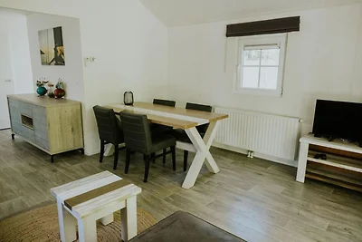 Comfortabele boshut met open ruimte.