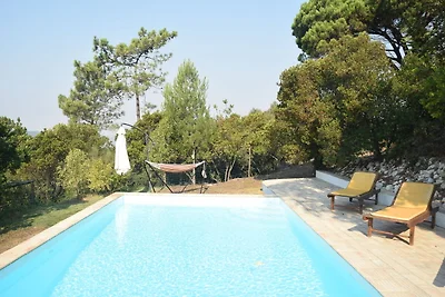 Villa panoramica con piscina e giardino