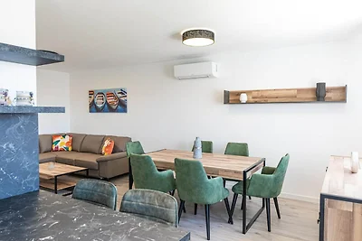 Two Bedroom Apartment with Sea View and...