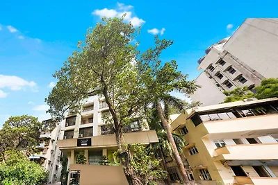 Super Townhouse Ville Parle