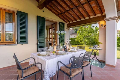 Landhaus in Lucca nahe Weingütern