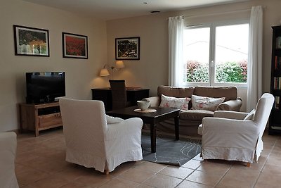 Moderne haustierfreundliche Villa in...