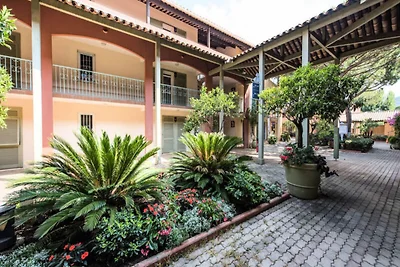 Prestige Apartment mit 1 Schlafzimmer (5...