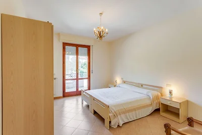 Elegante appartamento con piscina