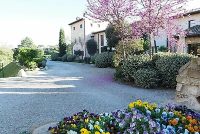 Grazioso appartamento con piscina in comune