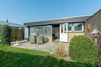 Bungalow in Sint Maartenszee am Sandstrand