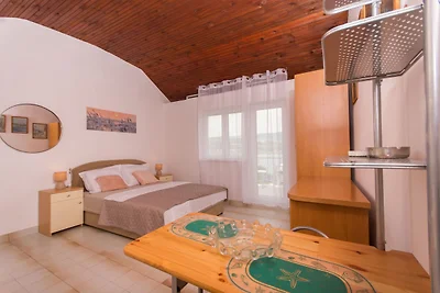 Casa vacanze caratteristica a Mastrinka con...