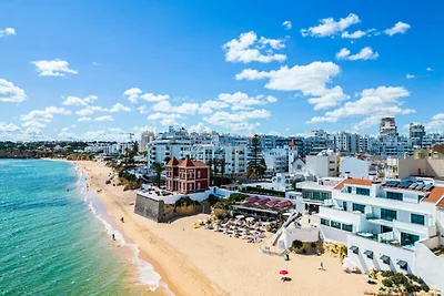 Appartamento ad Armação con piscina...