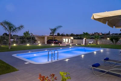 Diamond Villa mit Swimmingpool