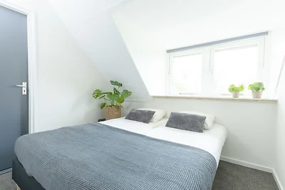 Bauernhaus mit dekorativem Kamin in Zuna
