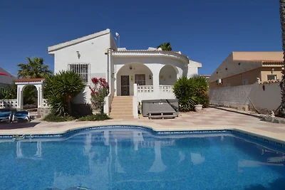 Moderne Villa mit Whirlpool